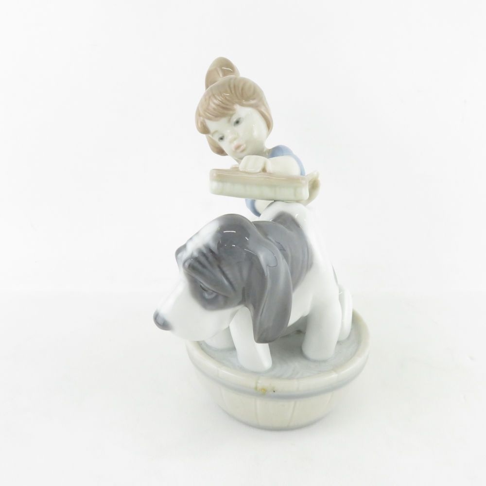 LLADRO リヤドロ きれいにしましょうね フィギュリン 人形 置物 5455 LLADRO 並行輸入品 リヤドロ きれいにしましょうね フィギュア