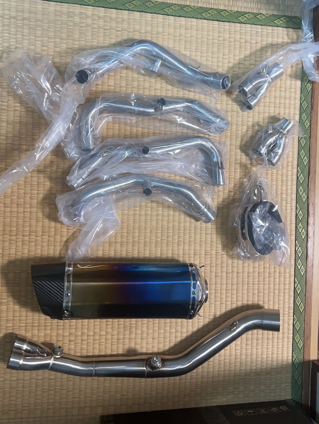 カワサキ ニンジャ ZX-4R SE / ZX-4RR LCIPARTS ツインエンド　チタン フルエキゾーストマフラー