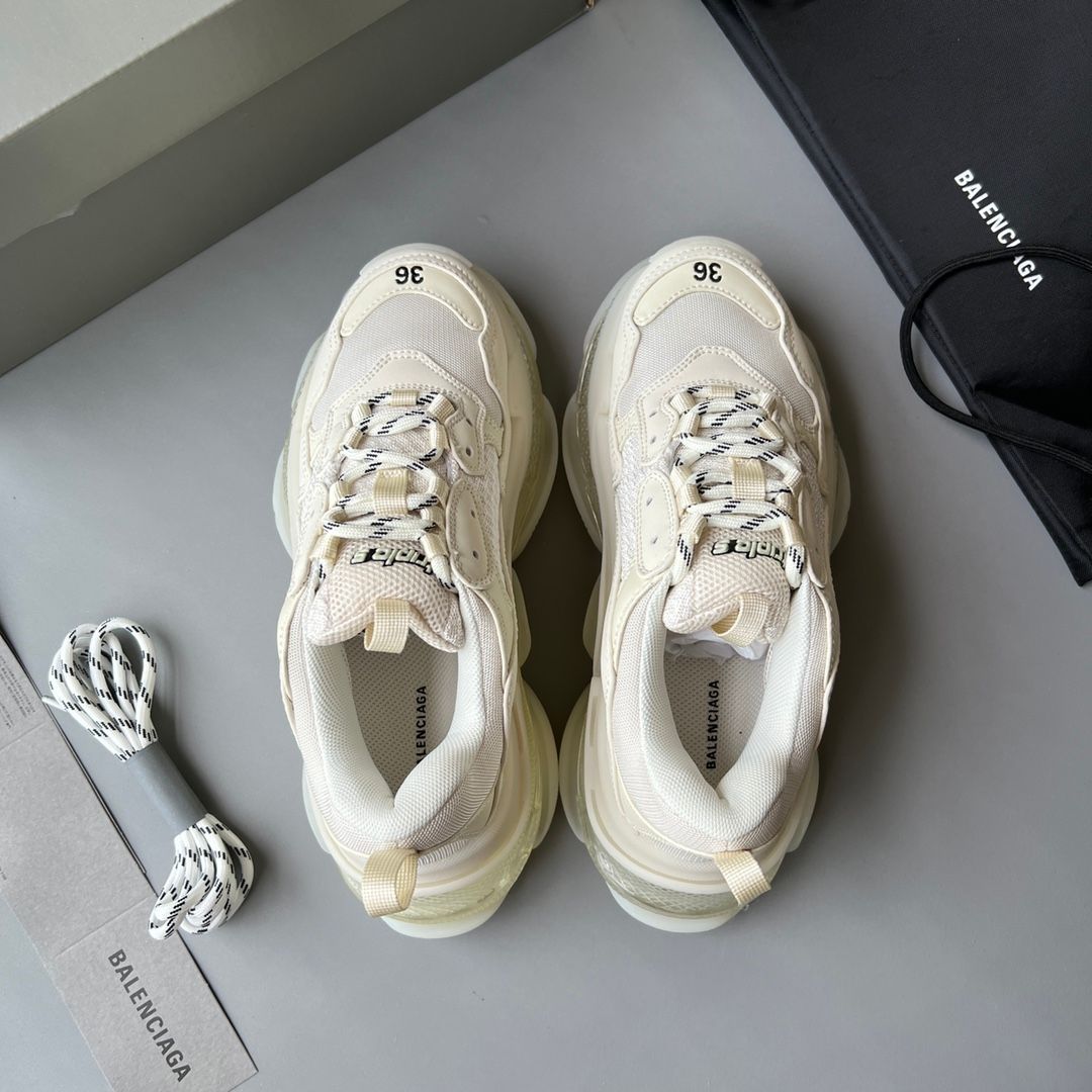 バレンシアガ Balenciaga Triple S スニーカー ダブルフォーム＆メッシュ クリーム - メルカリ