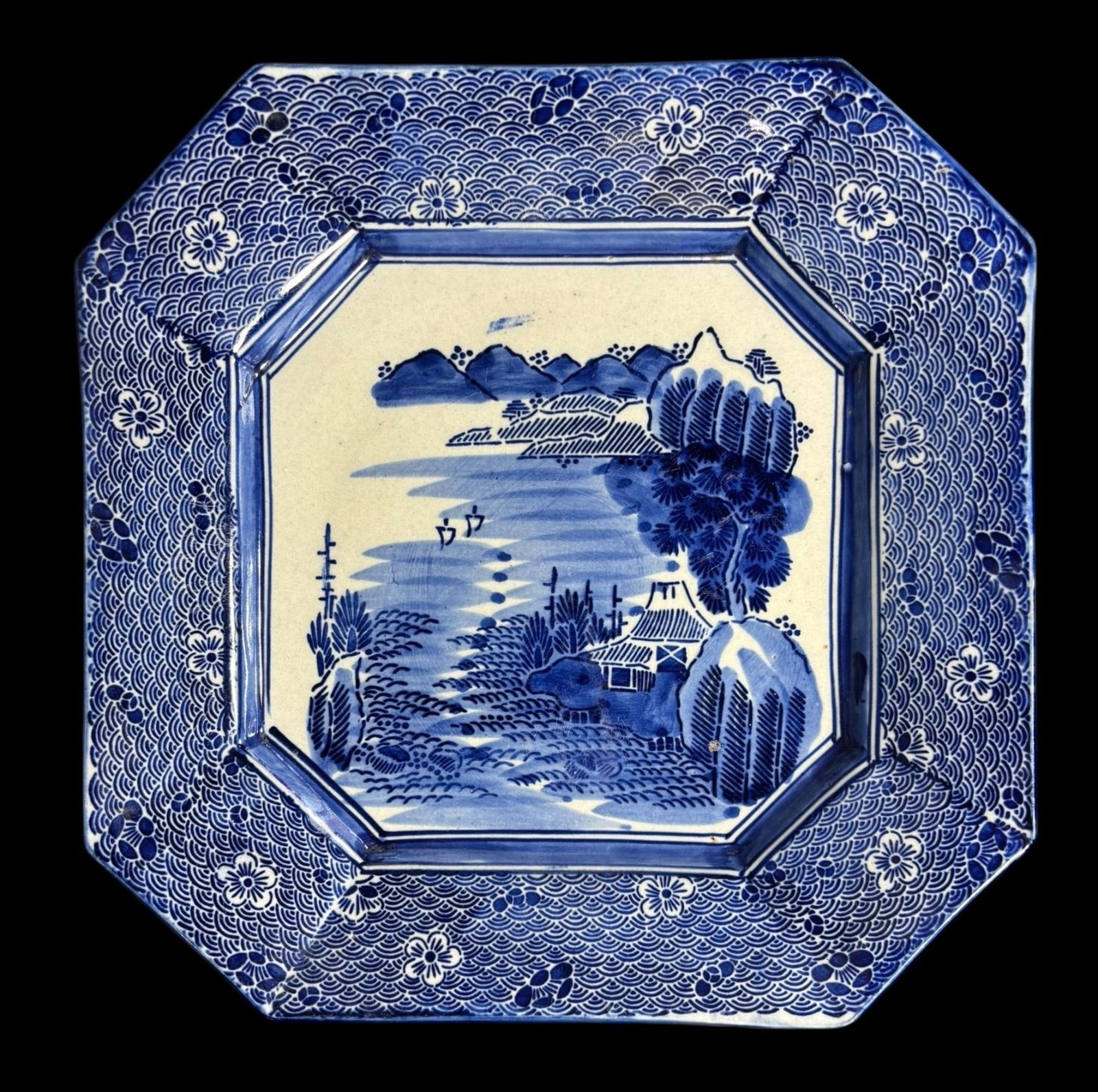 古伊万里 八角絵皿 [山水風景文図] 染付 年代物 大皿 角皿 平皿 取り皿