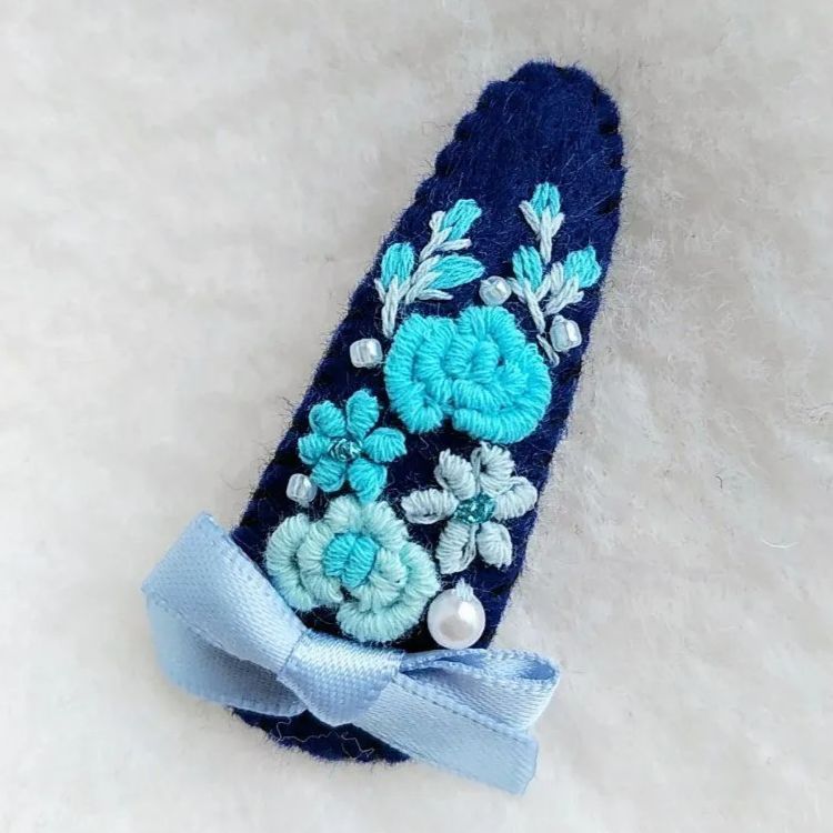 ミントカラー薔薇刺繍2.7センチくるみボタンヘアゴム2点セット 目新しい