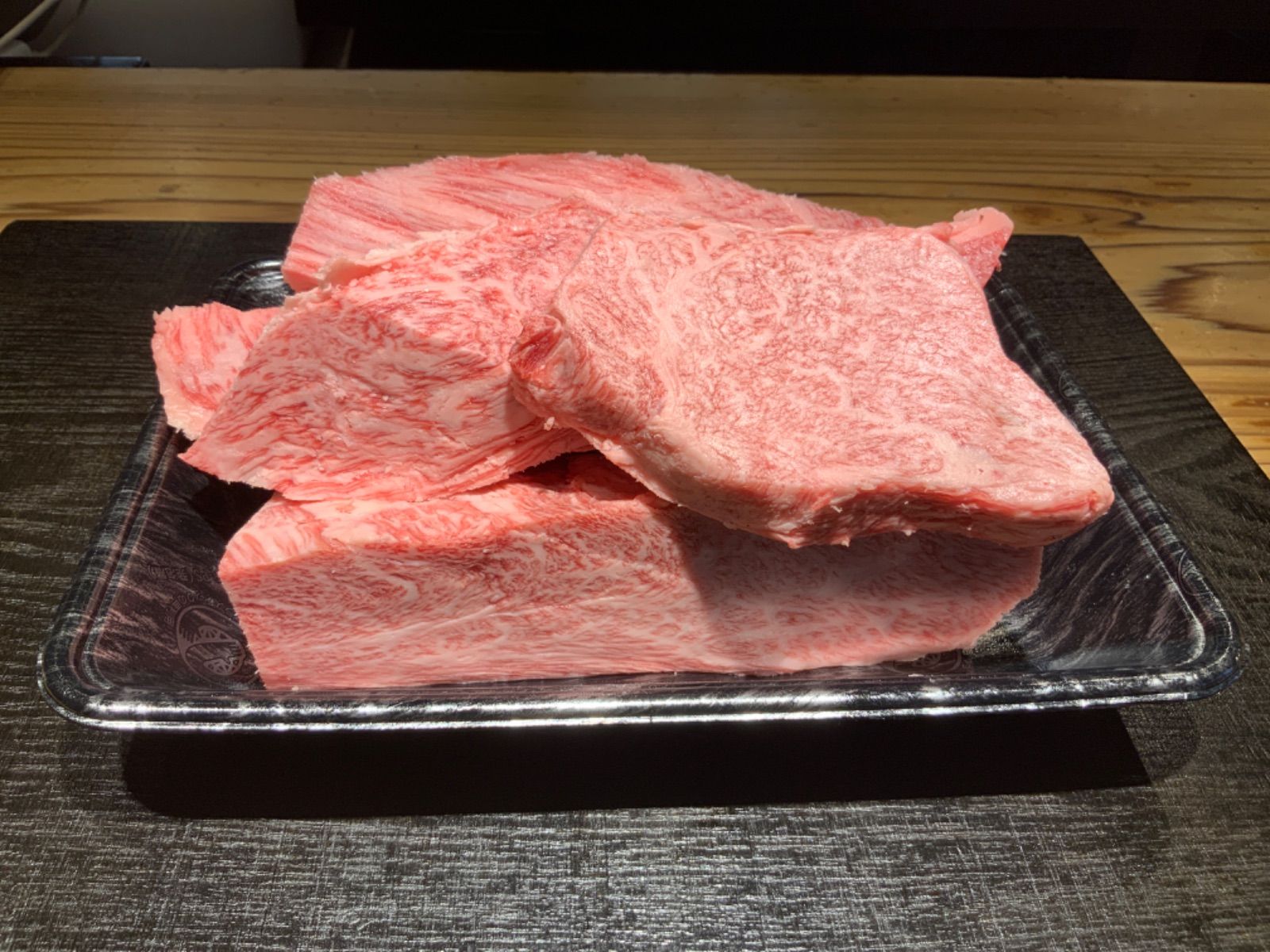 鹿児島牛肩ロース切り落とし1.0kg. ブランド牛 冷凍発送