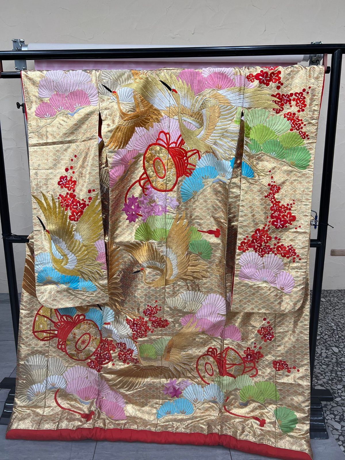 色打掛 豪華金時刺繍
