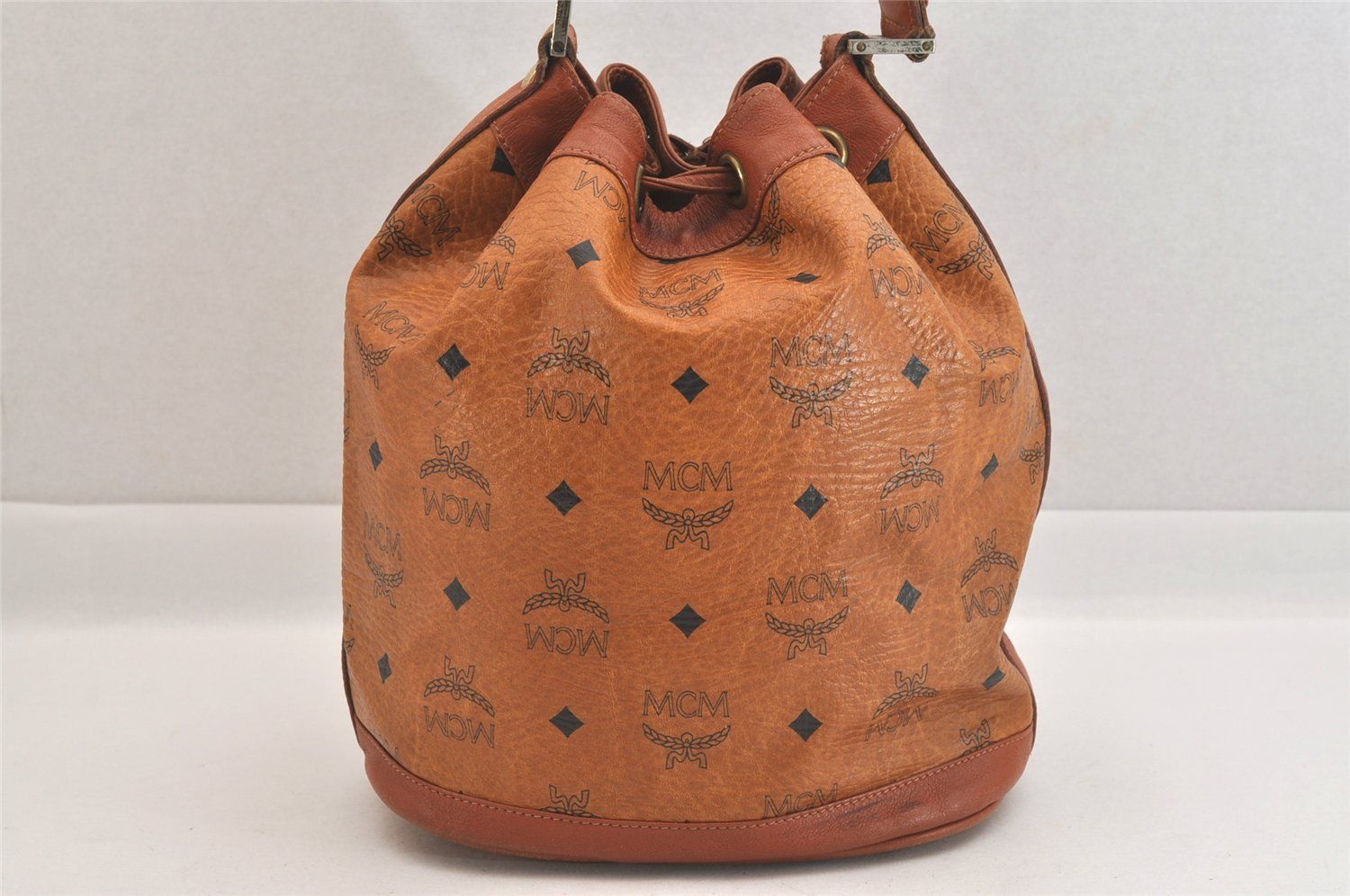 MC M皮ショルダーバッグ❣️希少❣️ MCM エムシーエム ヴィセトス レザー ショルダー クロスボディ