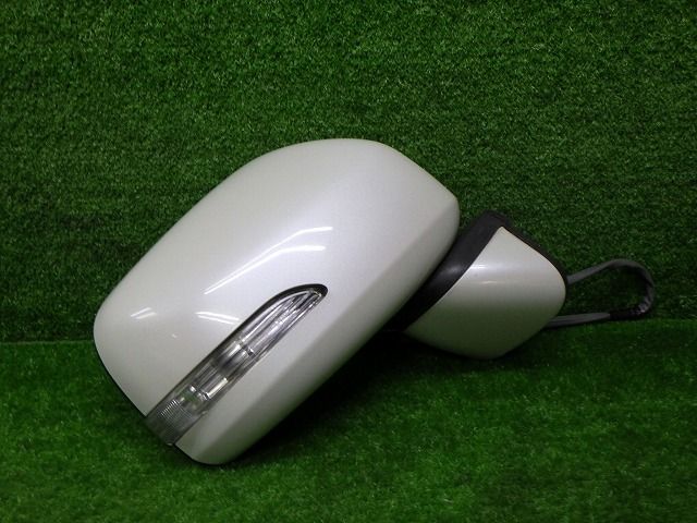 ダイハツ　L175S　L185S　ムーヴ　右ドアミラー　カラーW19　8P　241116022