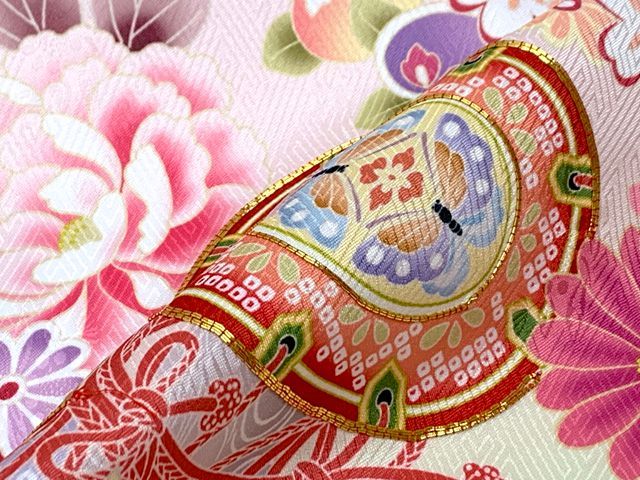 七五三✨女の子 七五三 女の子 7歳 四つ身 着物 帯 フルセット 絞り柄 黒 赤 BY9