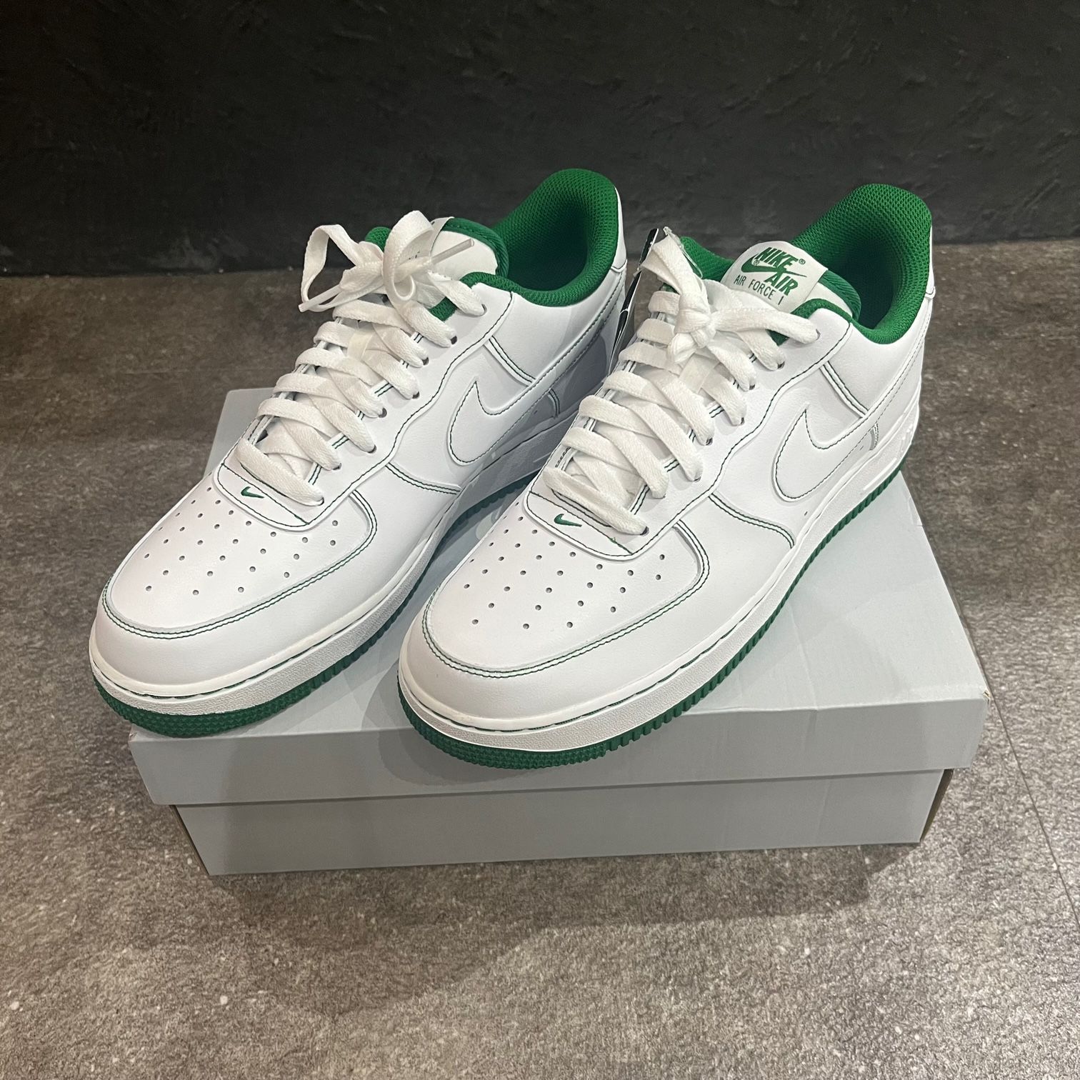 国内正規 新品 NIKE AIR FORCE 1 '07 WHITE/WHITE-PINE GREEN ナイキ エアフォース 1 '07 パイングリーン  CV1724-103 スニーカー 28.5cm 62742A - メルカリ