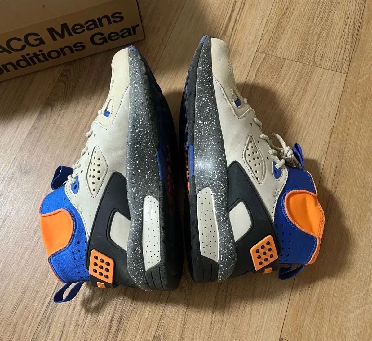 ナイキACGエアモワブトレッキングシューズ275