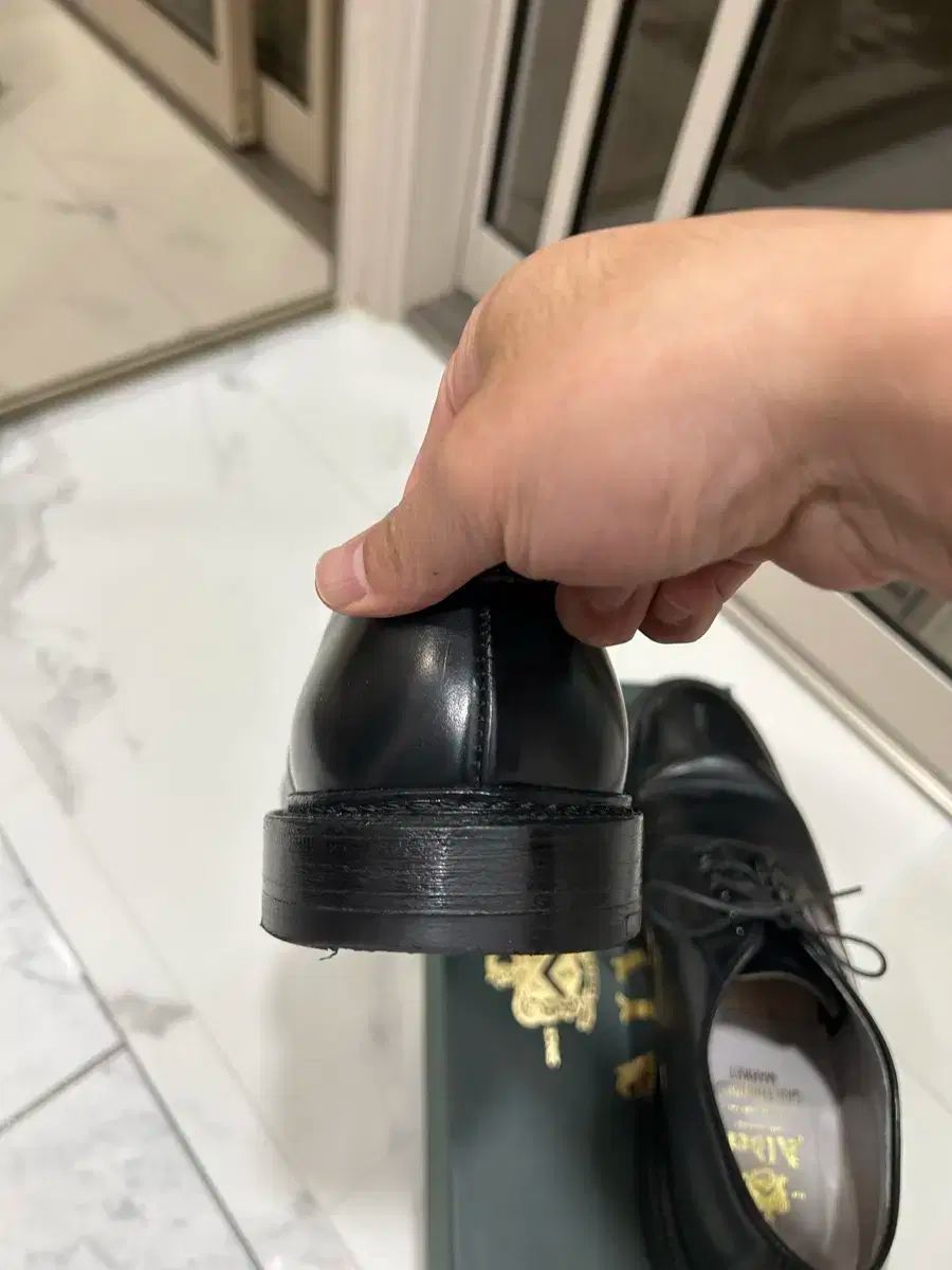 黒 コードバン