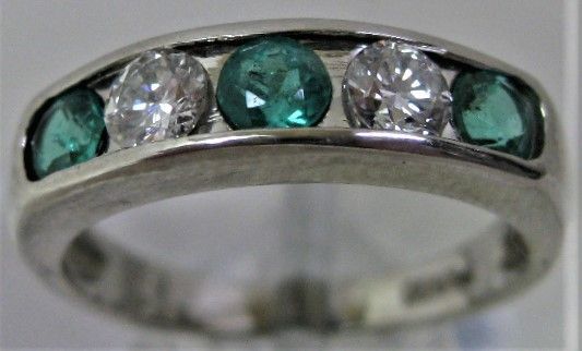Pt900プラチナ リング 指輪 エメラルド 0.48ct ダイヤ 0.38ct - メルカリ