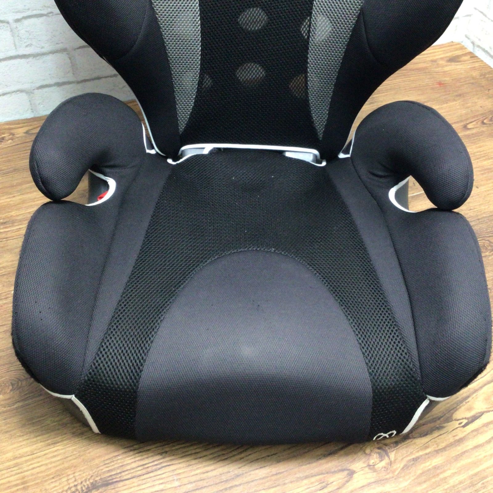 エールベベ ALC246 ブラック チャイルドシート Alebebe エールベベ ALC246 ジュニアシート ブラック AILEBEBE