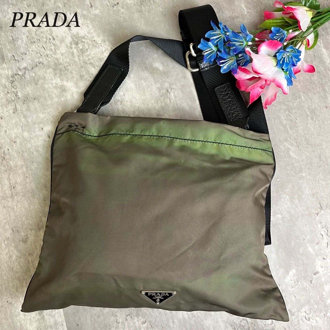 ✨格安✨ PRADA プラダ ショルダーバッグ トートバッグ 三角ロゴプレート シルバー金具 総柄 白タグ テスートナイロン 肩掛け 斜め掛け  ユニセックス レディース メンズ カーキ 緑色 - メルカリ