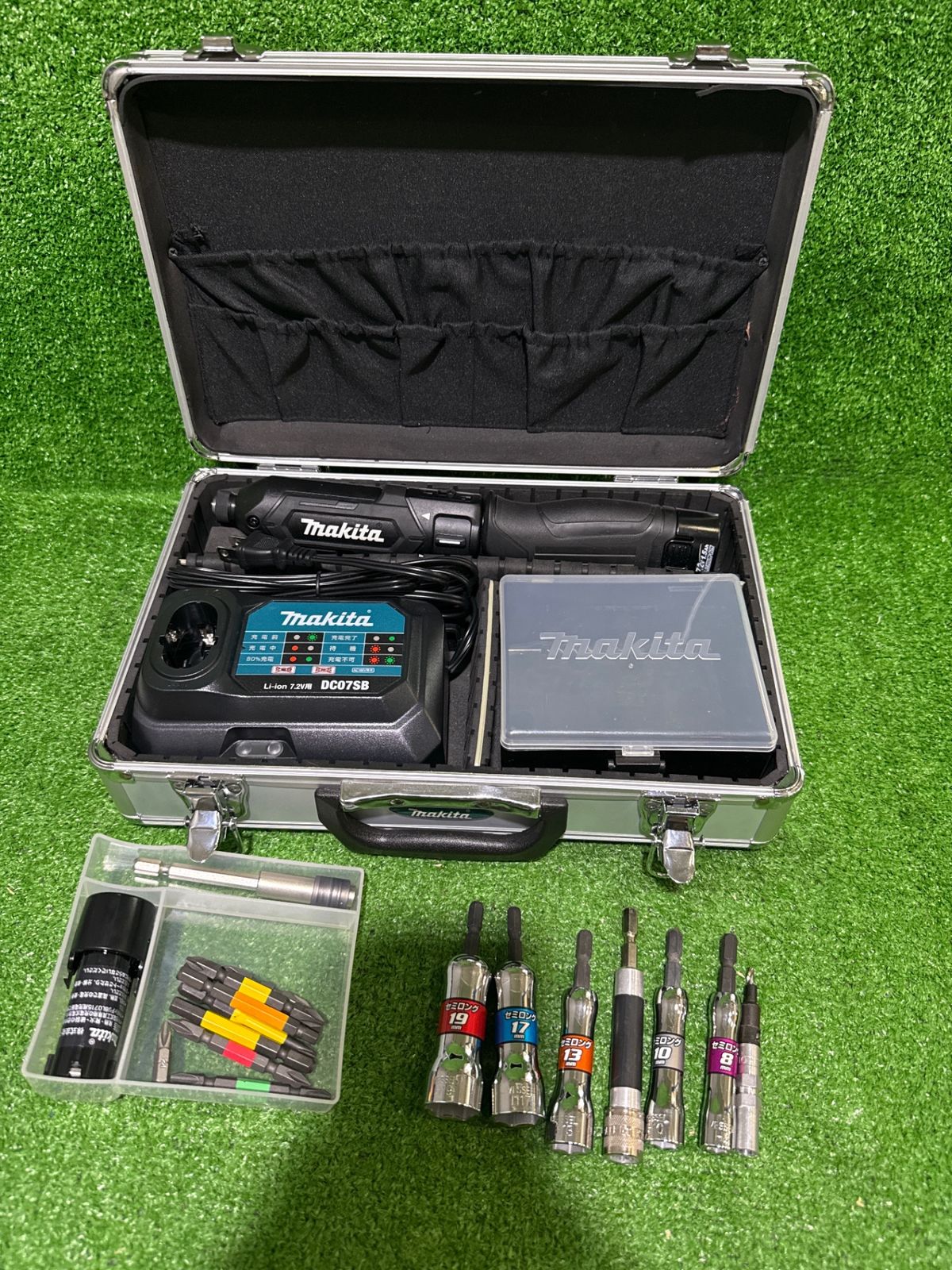 ｶｰ239 マキタ TD022DSHXB 充電式ペンインパクトドライバ バッテリ×2 充電器有 ケース有 付属品有 現状品