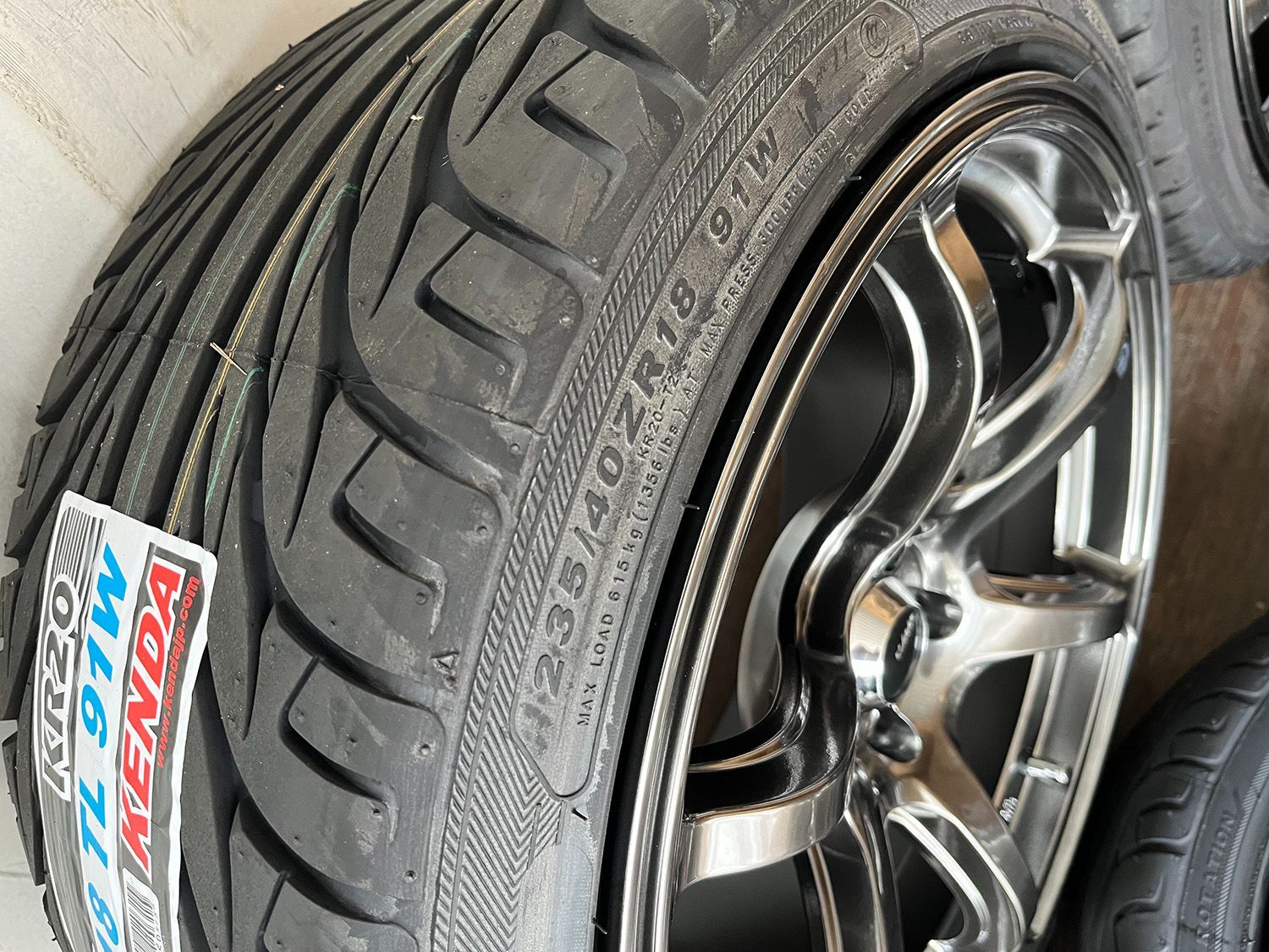 KENDA KR20 F 225/40R18 R 235/40R18 【トヨタ 86】【スバル BRZ】18インチ タイヤホイールセット Acht-6  アハト6 - メルカリ