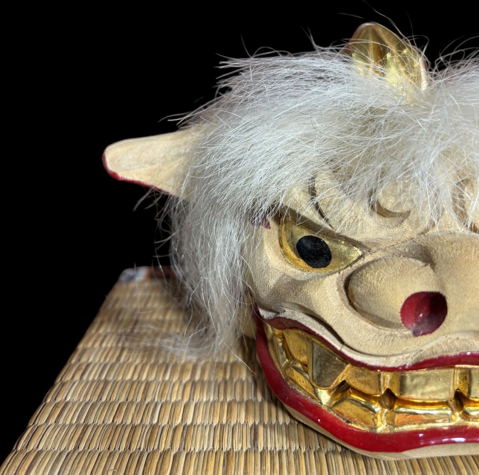 獅子頭（置物） 獅子頭 木彫 台座付き 獅子舞 縁起物 置物 蔵出し アンティーク