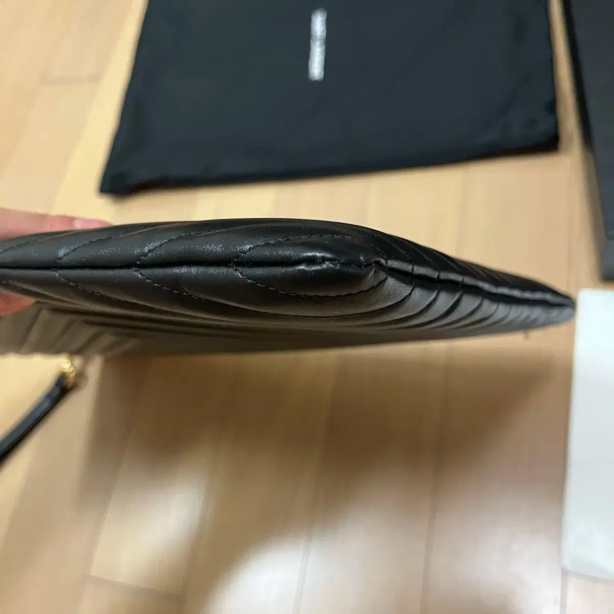 ラージ ブラック