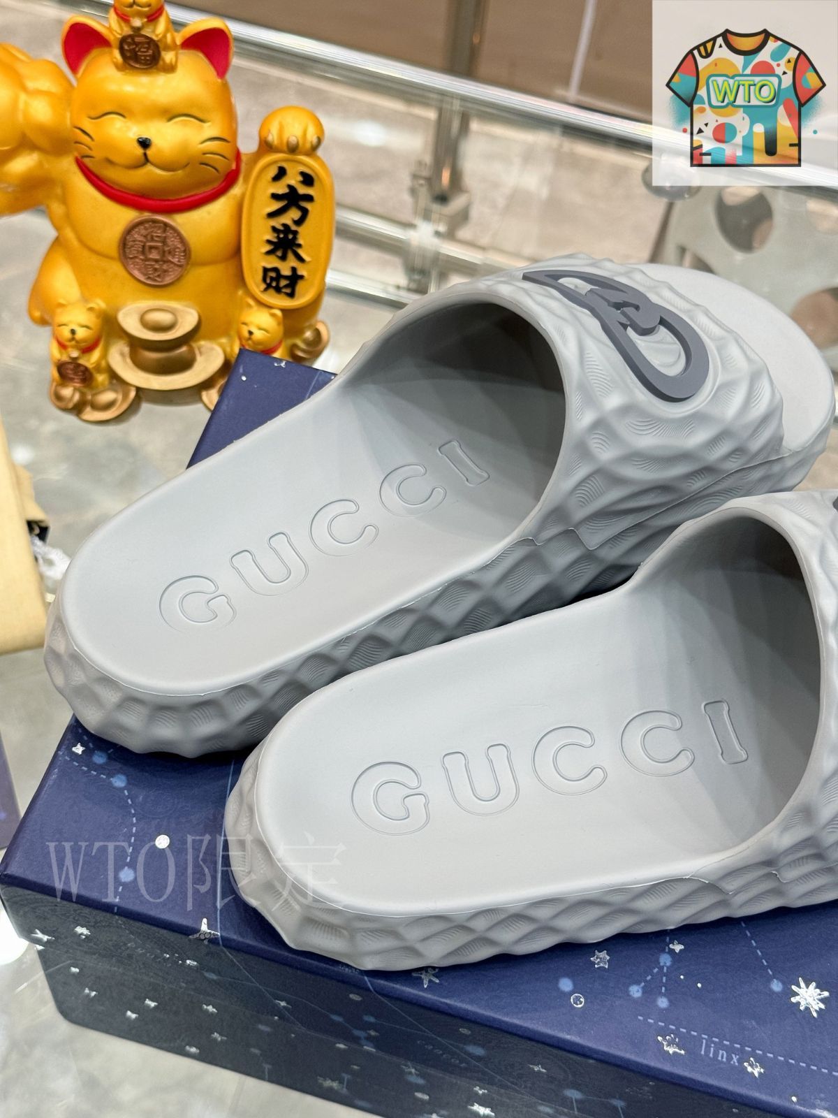 大幅値下げ！早い者勝ち！お渡し前磨きます！GUCCI GGロゴデザインスリッパ Gucci INTERLOCKING G スリッパ01 - メルカリ