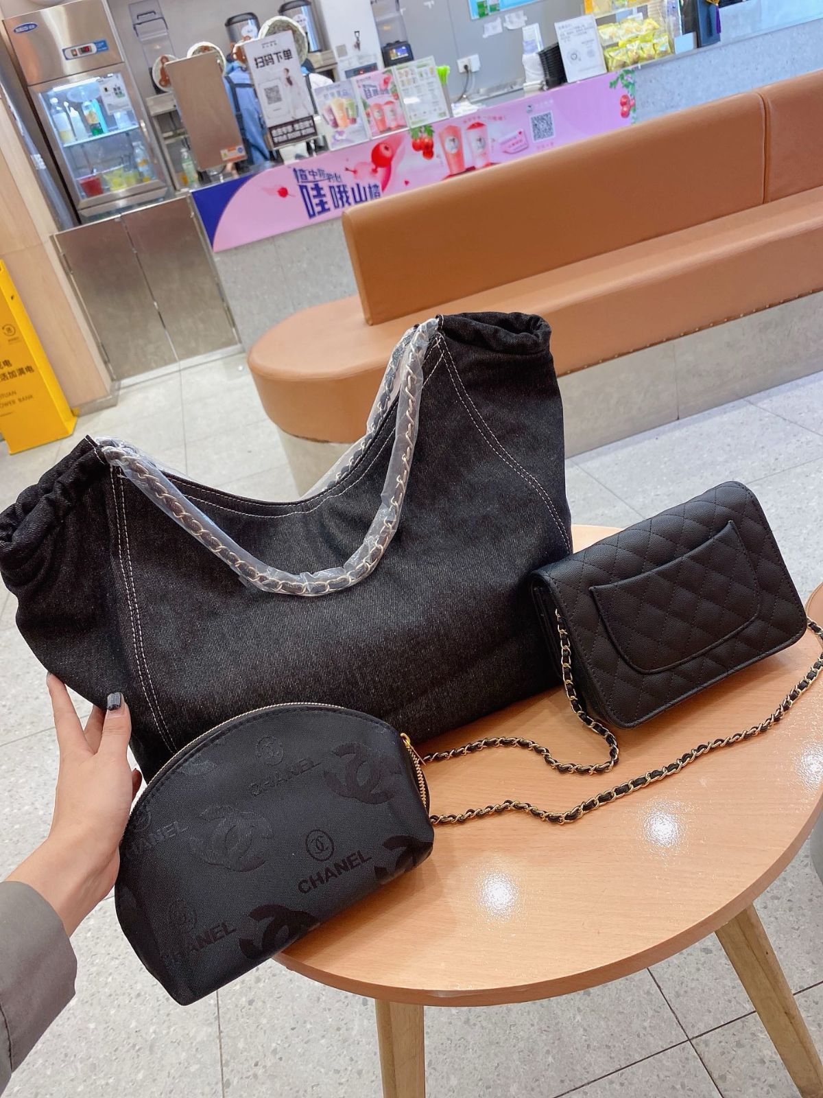 シャネル5点セットコンボパックCHANEL 黒シャネル ショルダーバッグクロスボディバッグハンドバッグチェーンバッグ化粧品バッグウォレット5点セットコンボパック