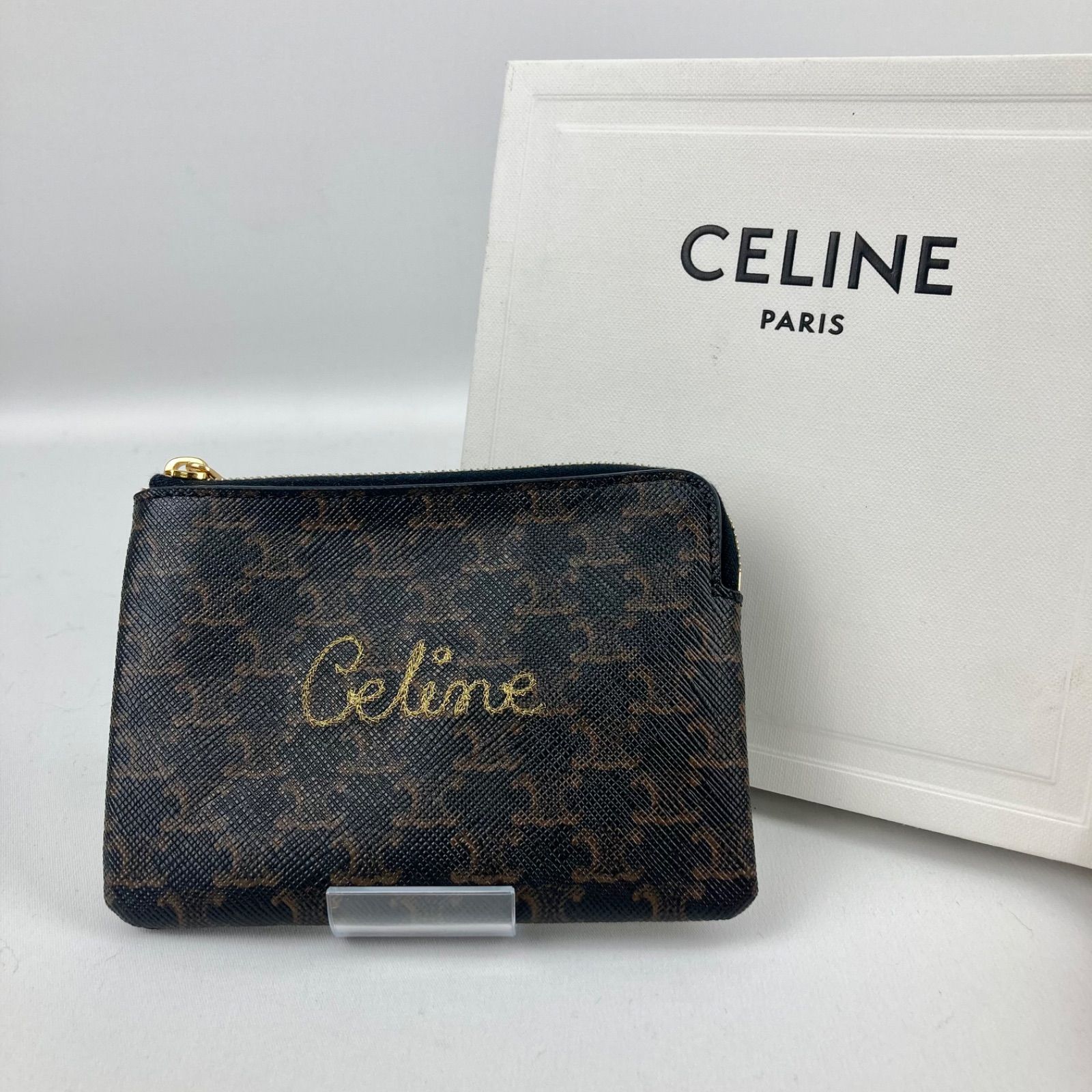 極美品 セリーヌ マカダム ブラゾン柄 レザー がま口 二つ折り 極美品 セリーヌ マカダム ブラゾン柄 レザー がま口 二つ折り