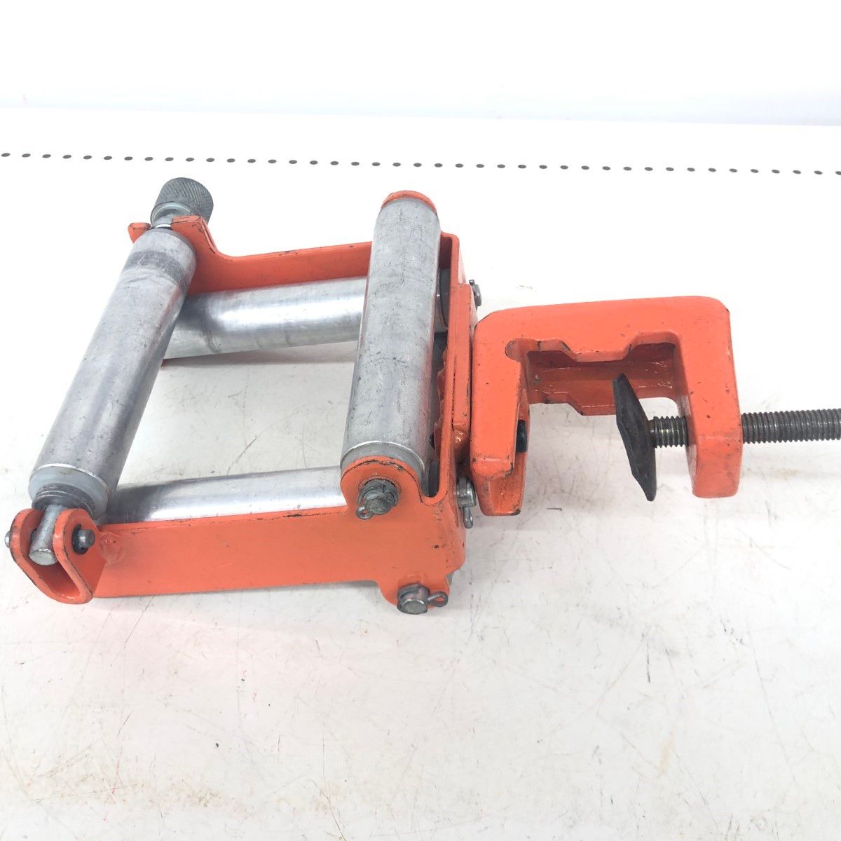 返品用 ДДIKURA SEIKI CO.,LTD. 育良精機 四面コロ 程度B ISH-80 オレンジ