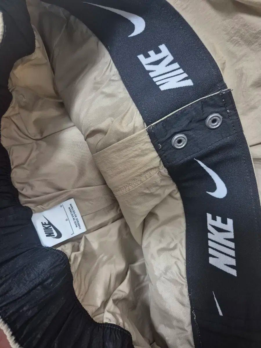 NIKE