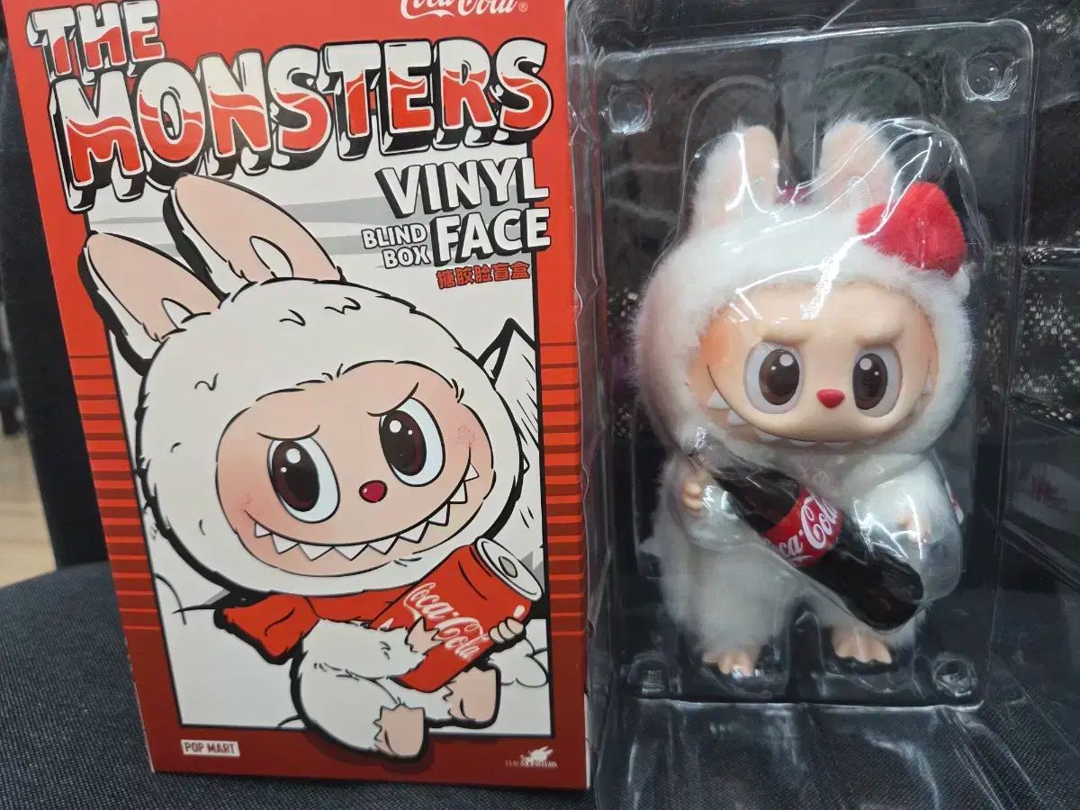 新品 Labubu(ラブブ） コカコーラ ボトル入りコーラ キーホルダー 出品