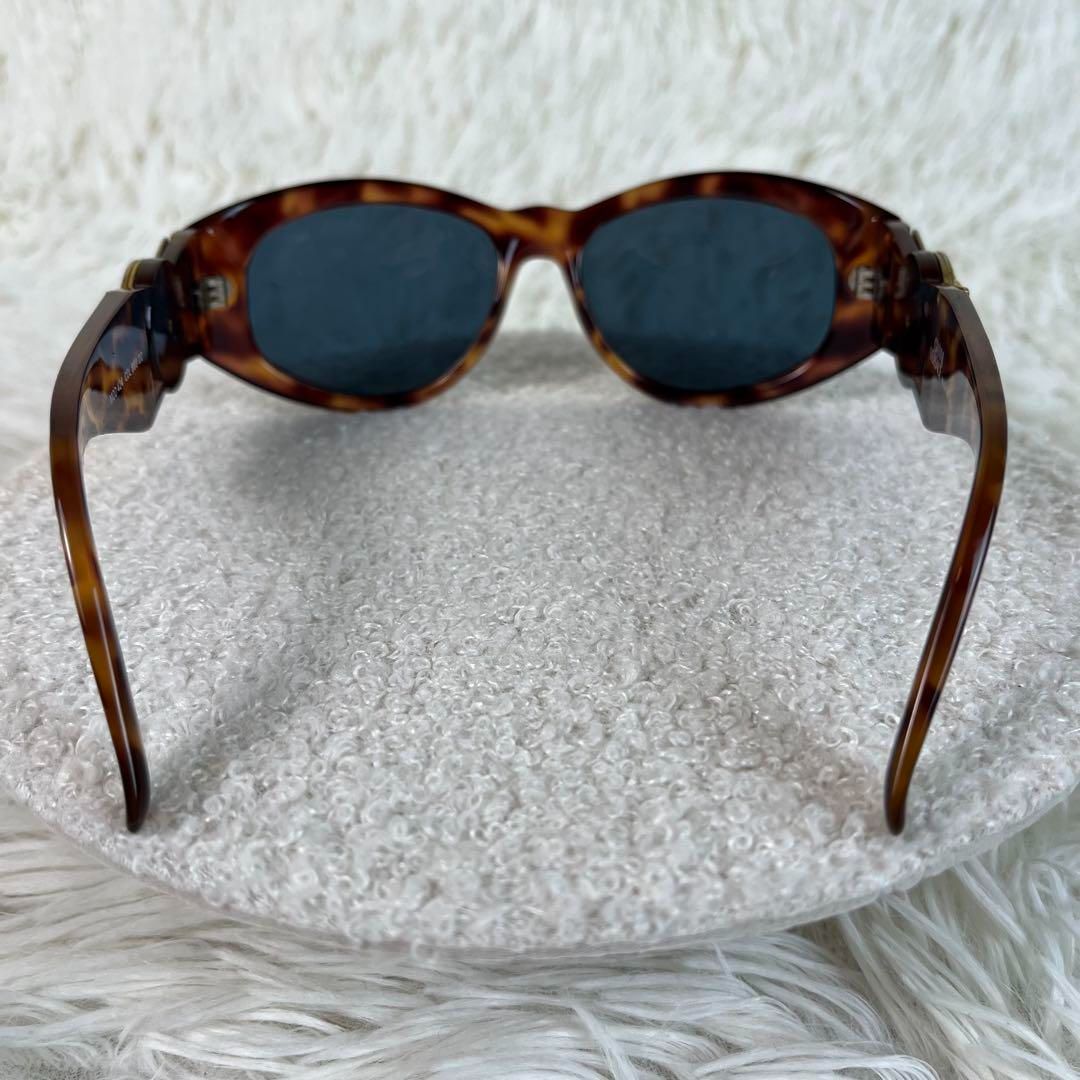 美品　GIANNI VERSACE サングラス　レザーケース付き　MOD424 美品 GIANNI VERSACE サングラス レザーケース付き MOD424