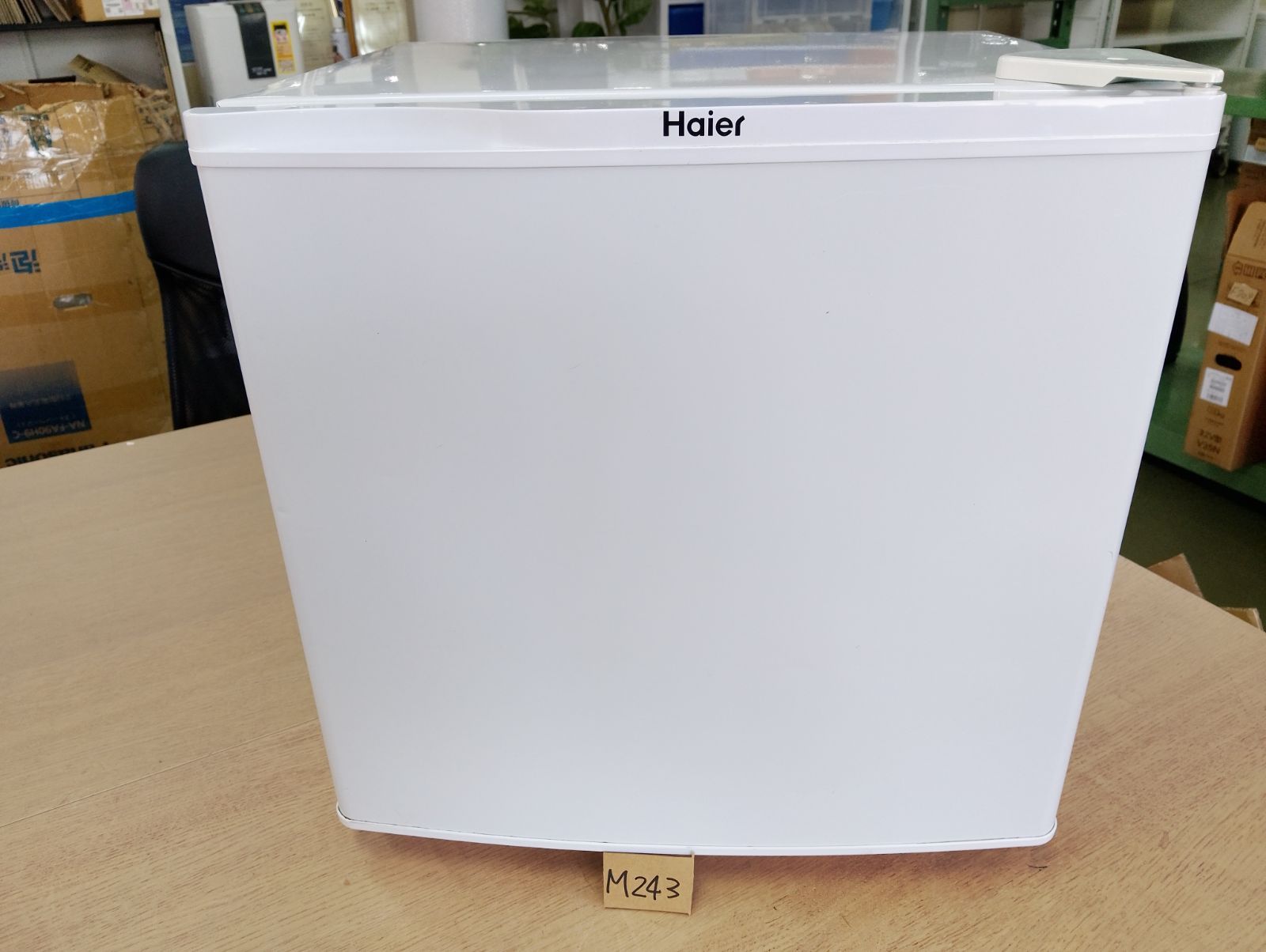 M243【中古品】メーカー：ハイアール 電気冷蔵庫 右開き 40L 型式：JR 