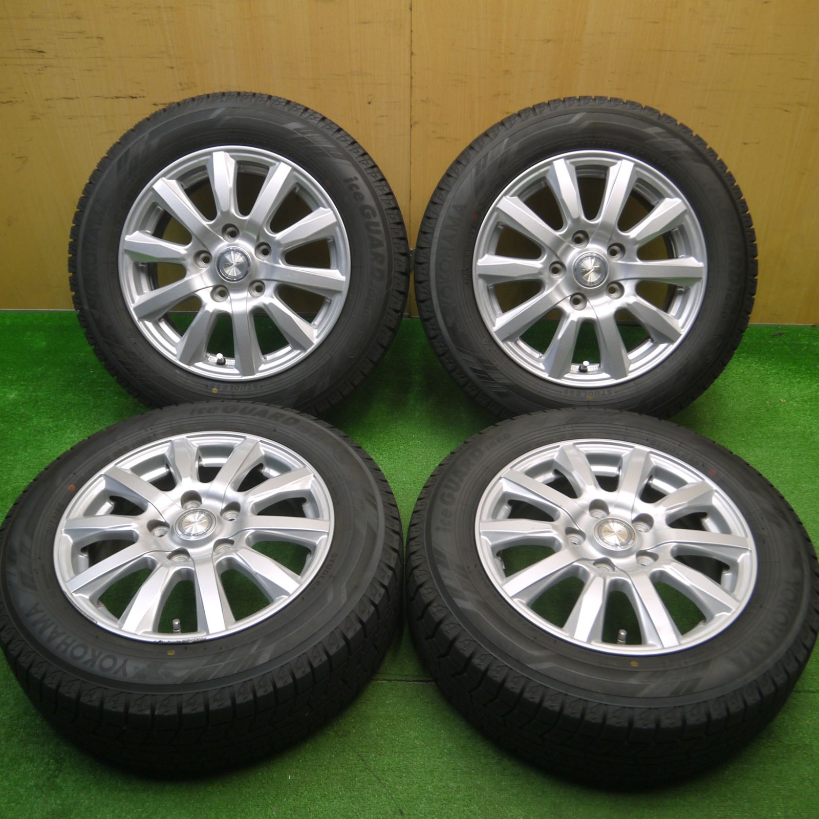 [送料無料] バリ溝！23年！キレイ！ほぼ10分スタッドレス 185/65R15 ヨコハマ アイスガード iG60 JOKER ジョーカー 15インチ PCD114.3/5H4120405Hス