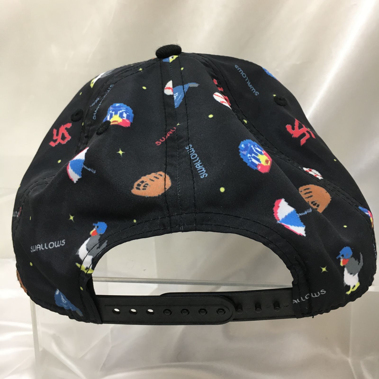 【新品未着用】 つば九郎 キャップ　 サイン入り　東京ヤクルトスワローズ 三沢店58-0-0812】* 東京ヤクルトスワローズ つば九郎 ピクセル