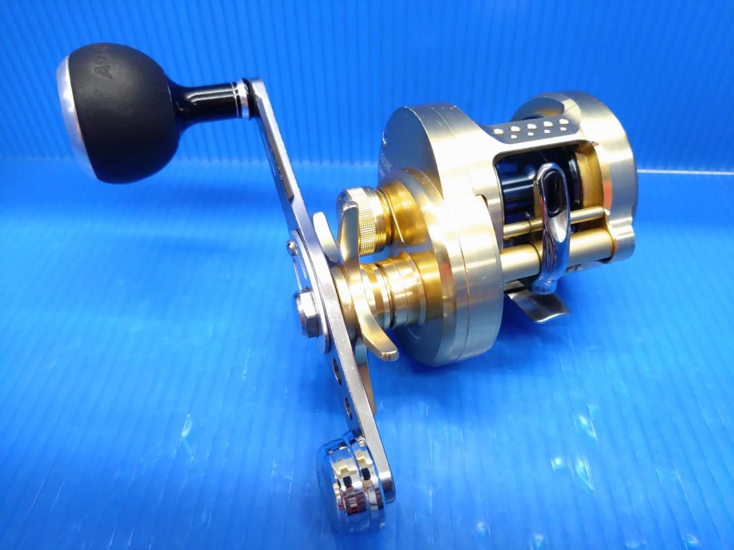 シマノ オシアコンクエスト 300HG ＡＧ41 A7663Ｃb ジギング 右ハンドル カスタム 03