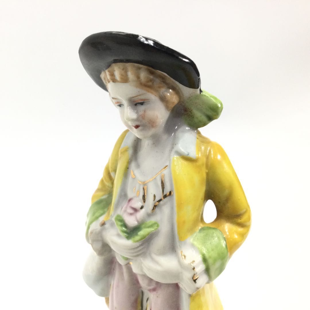 オキュパイドジャパン 花をもった男性 置物 人形 フィギュリン 陶器