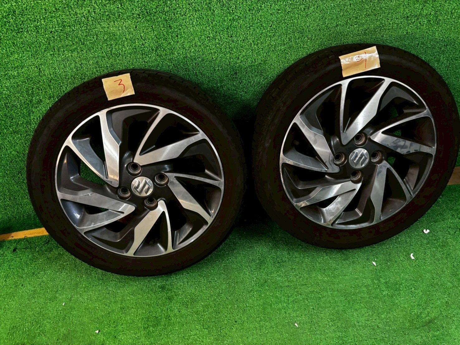 スズキ スペーシアカスタムMK32Sサマータイヤ 純正アルミホイール 4本