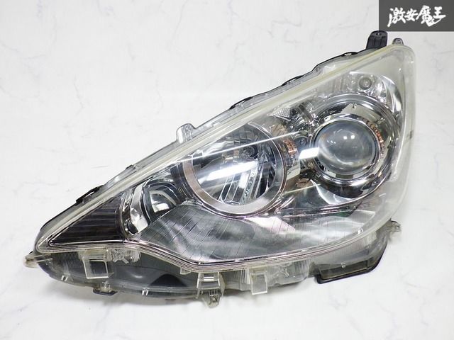 ☆破損無し☆トヨタ 純正 NHP10 アクア 前期 ハロゲン ヘッド