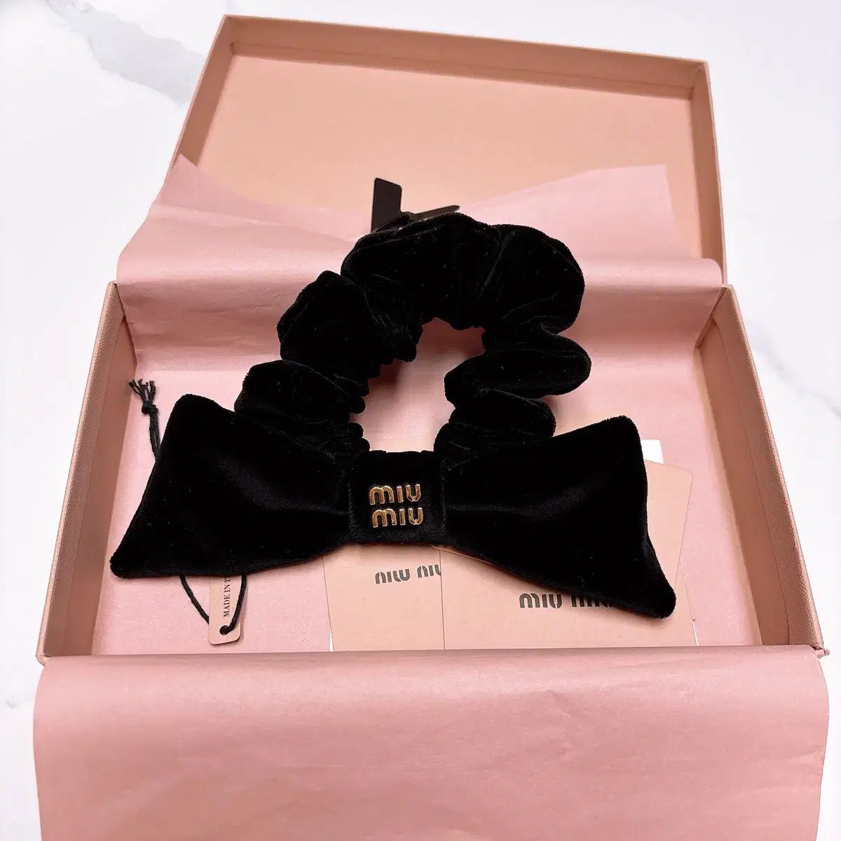 MIU MIU ミュウミュウ ベルベッド シュシュ ♥