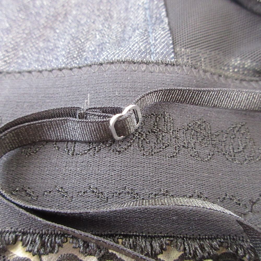 タグ有♡GOLDS♡ハートチャーム＆ダブルジップ♡チョーカー付トップス