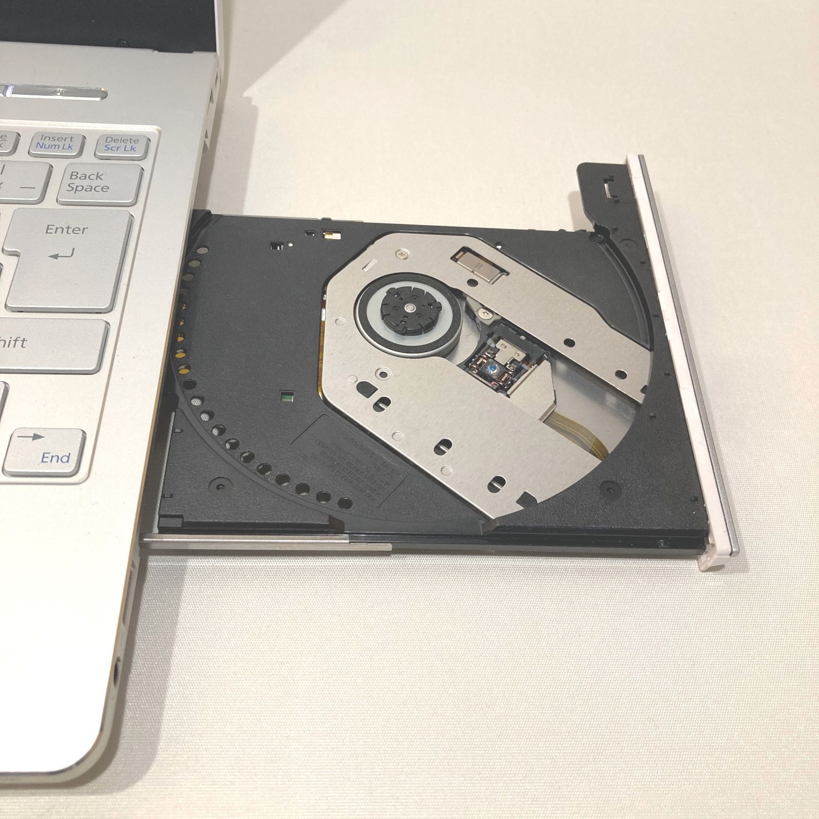 初心者向✨カメラ付・DVD◇シルバー・白◇すぐ使えるノート