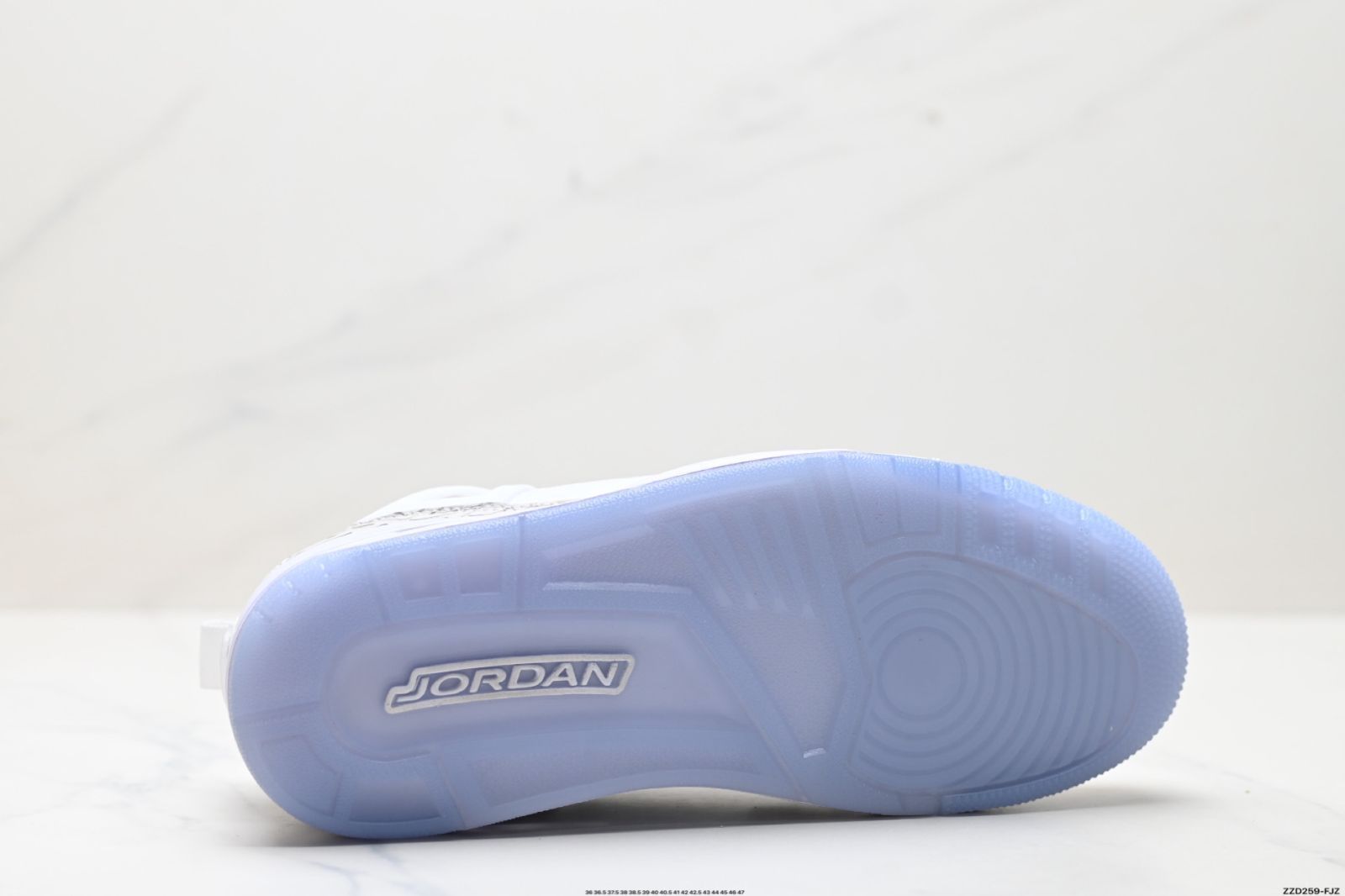 滑り止めで耐磨耗性があるロートップ レトロバスケットボールシューズ