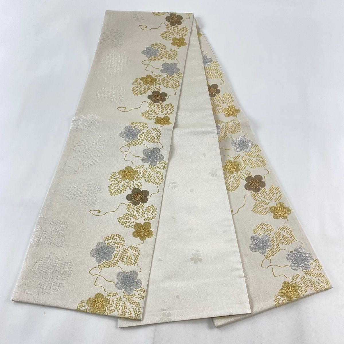 【中古美品】袋帯 全通 梅模様 金銀糸 正絹 袋帯 美品 名品 梅 葉柄 金銀糸 クリーム 全通 正絹 【中古