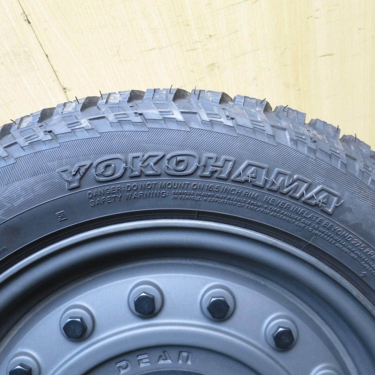 タイヤ ほぼ未使用 綺麗 1本☆DEAN COLORADO 215/60R16 ヨコハマ A/T