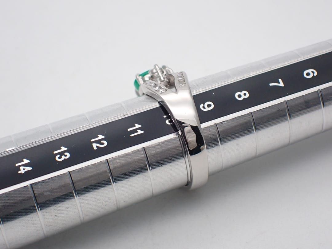 PT900 プラチナ ダイヤ エメラルド リング D0.54ct 10号 6.05g 中古A+  