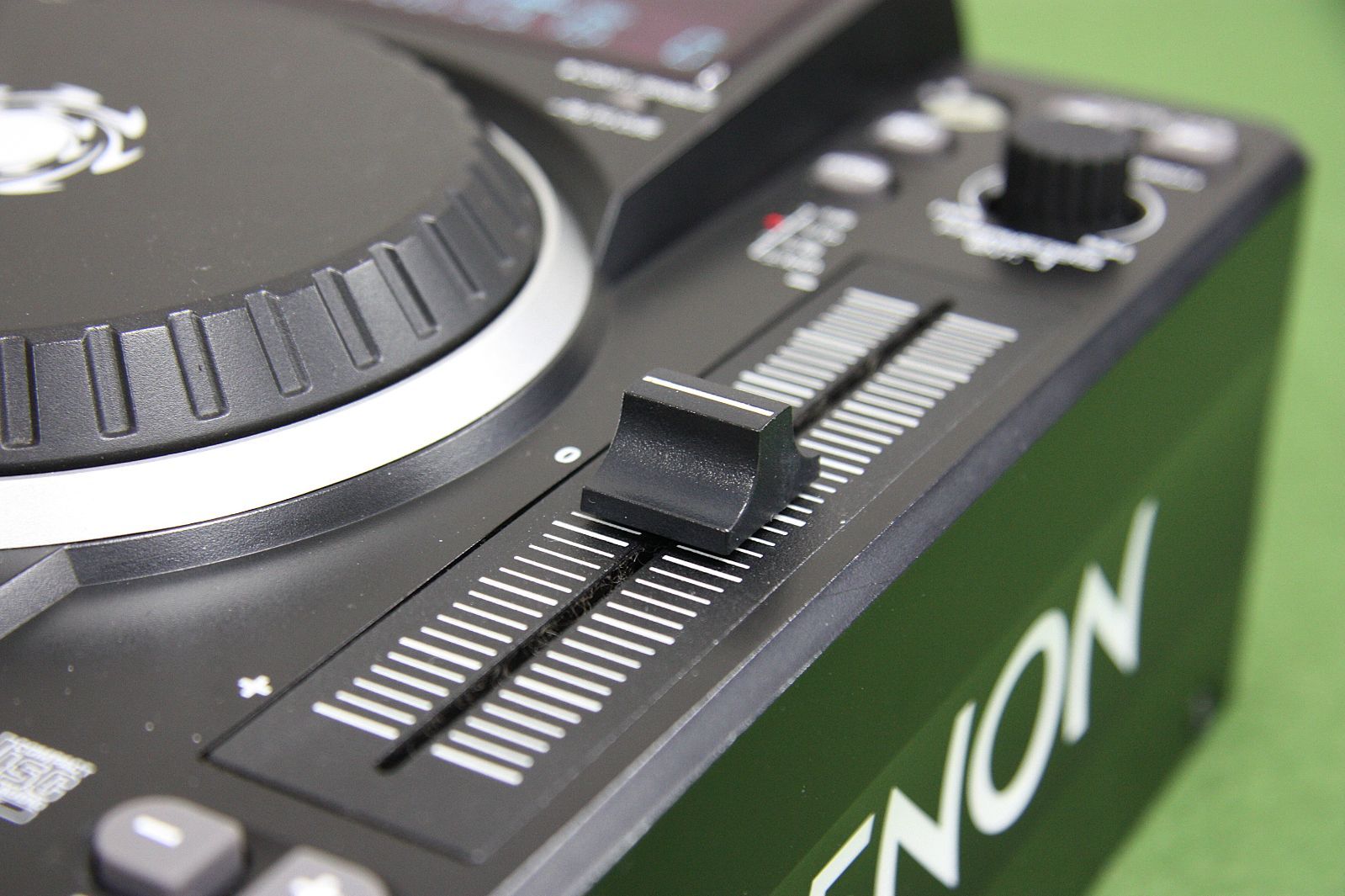コンパクト DJ用CDプレーヤーDN-S700