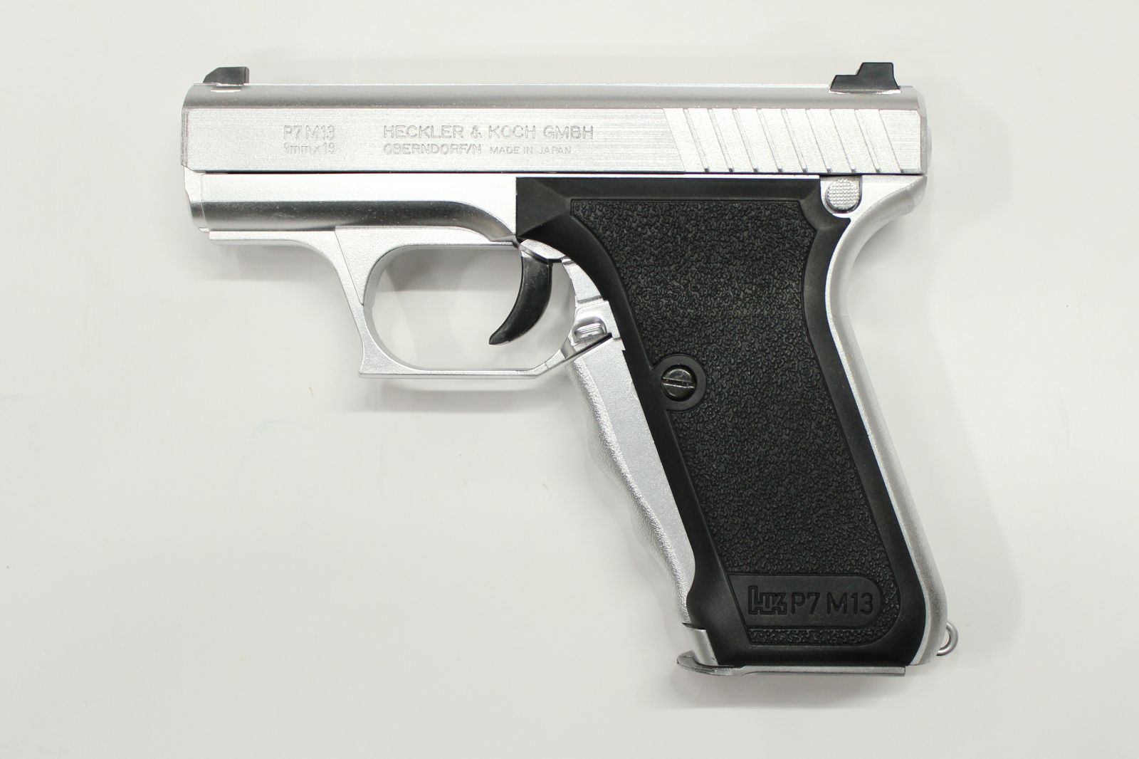 【お取寄せ商品！納期ご相談下さい！】コスプレアイテム 撮影用アイテム H&K P7M13 シルバータイプ エアガン ハンドガン 銃 鉄砲 武器 ★安室透/降谷零/暁美ほむらコス等に！