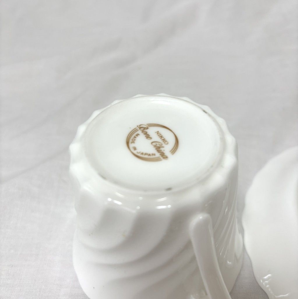 ニッコー 食器 レトロ カップ＆ソーサー ５客セット 石川県 NIKKO FINE BONE CHINA(ニッコー ファイン ボーン チャイナ) 白  ウェーブ スパイラルフレア - メルカリ