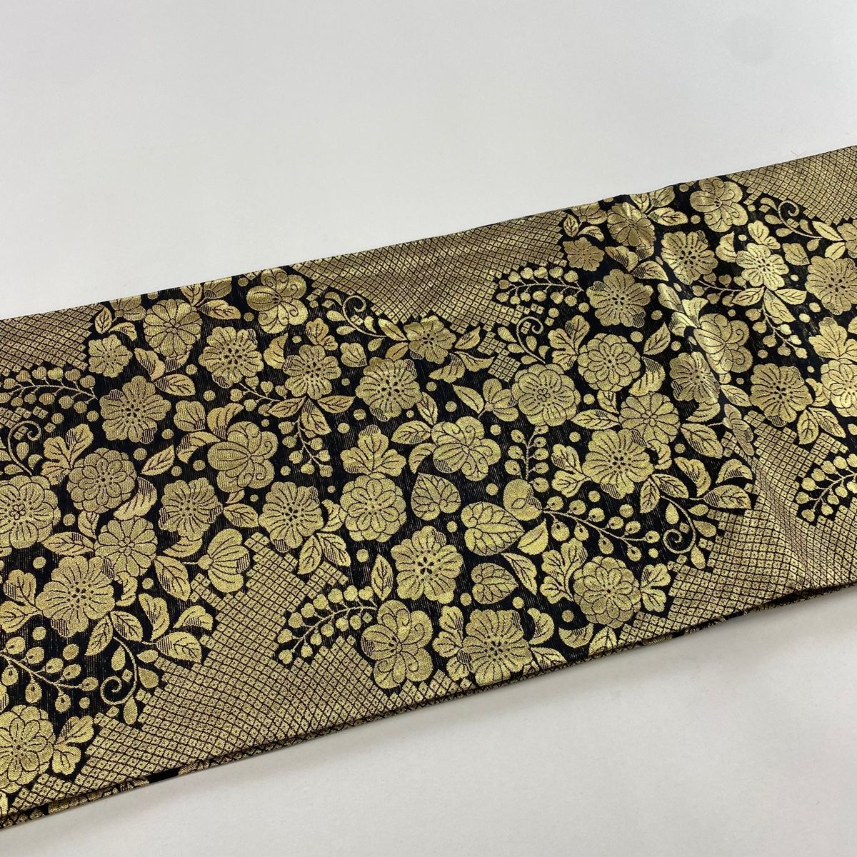 袋帯 美品 秀品 関西仕立て 鎌倉紋 金銀糸 刺繍 金色 お太鼓柄 正絹