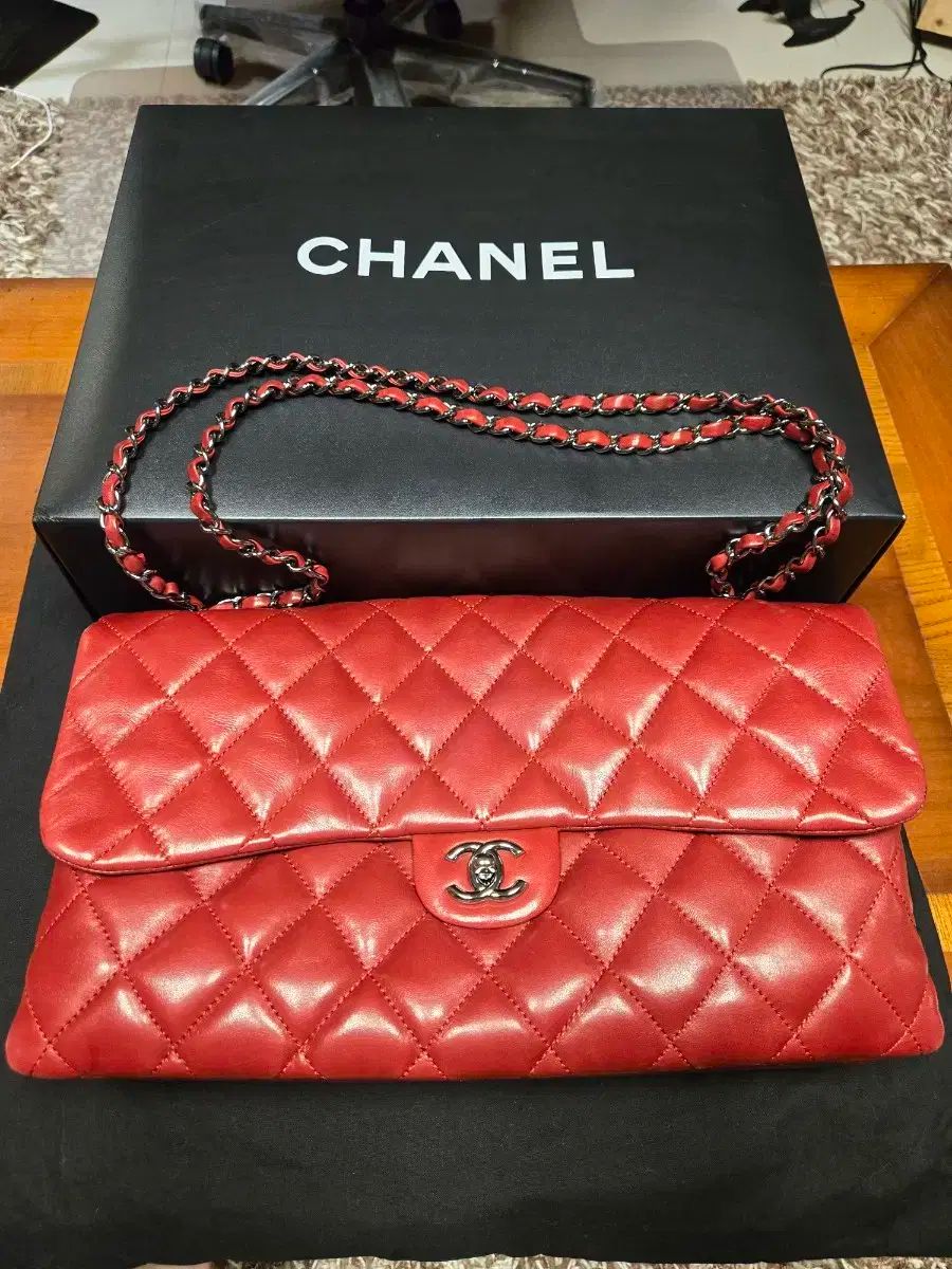 Chanel(シャネル) クラシック マキシ ラムスキン 赤 - メルカリ