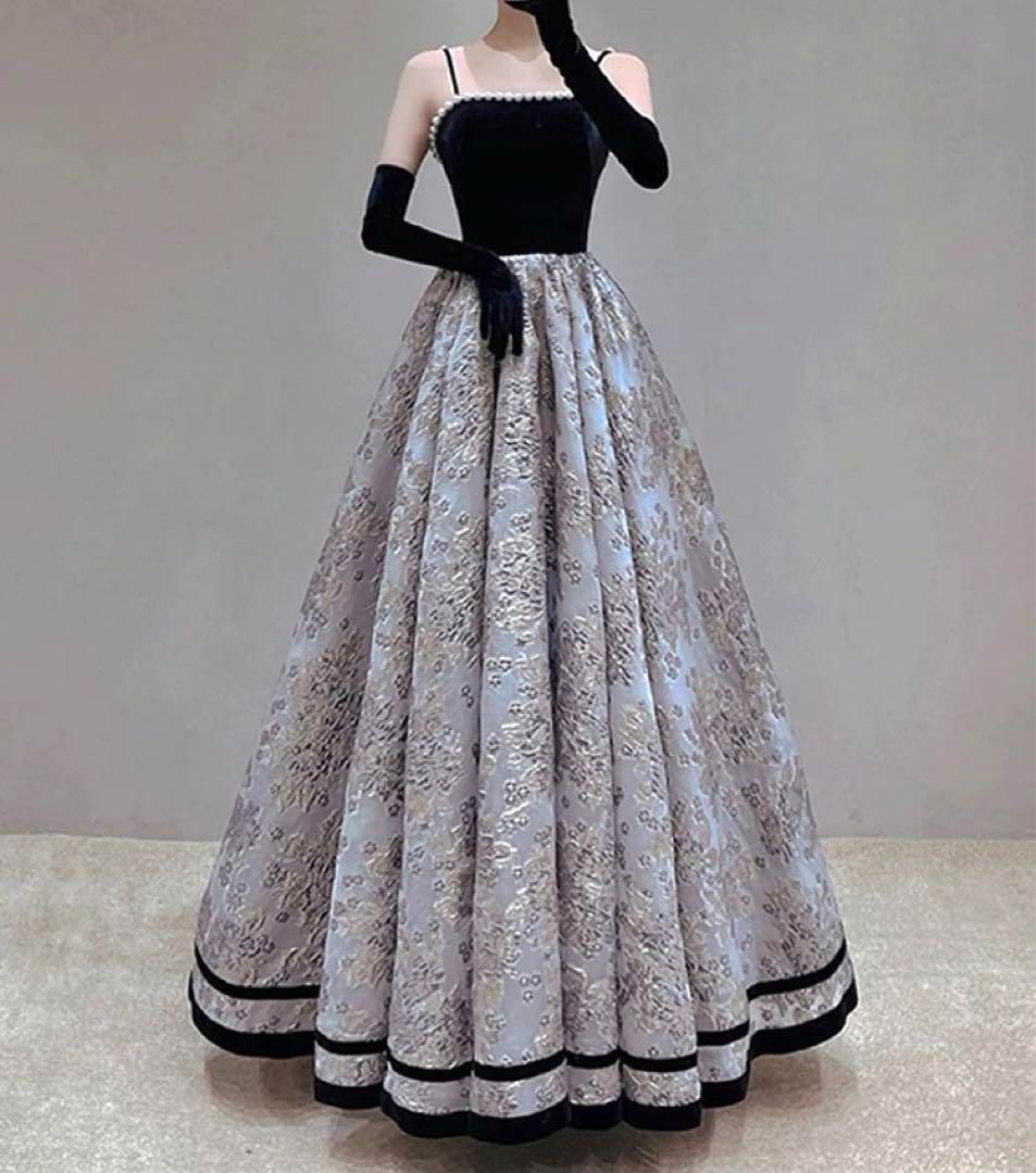 パールに花柄に裾のラインがオシャレで