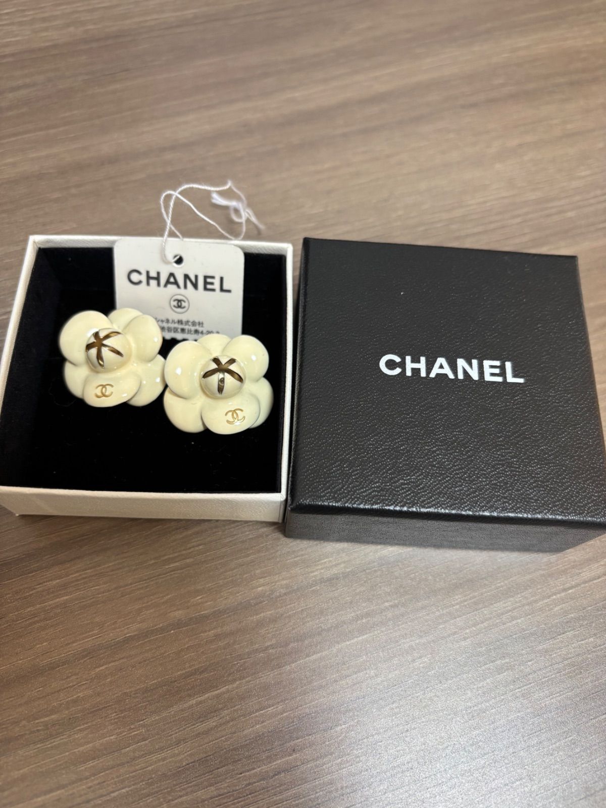 CHANEL シャネル ココマーク カメリヤ イヤリング アイボリー×ゴールド GP レディース 花 アクセサリー ジュエリー 02P
