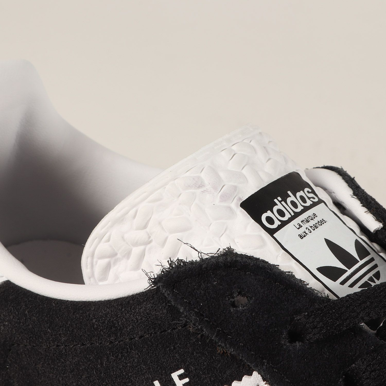 adidas ガゼルボールド 厚底 スエード ブラック ホワイト スニーカー