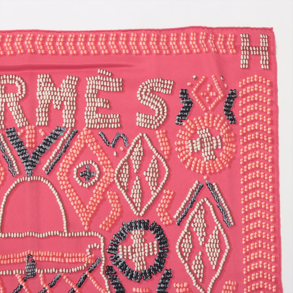 美品 エルメス カレ 70 KELLY EN PERLES ケリーアンペルル 真珠ででき